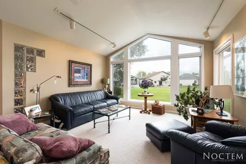 3016 N Shore Loop SE, Mandan, ND 58554 photo 6