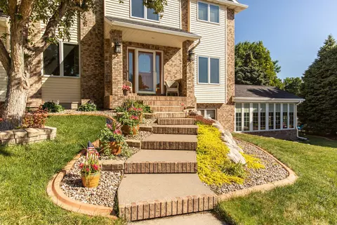 608 Juniper Dr, Bismarck, ND 58503 photo 3