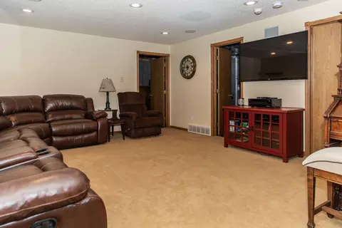 608 Juniper Dr, Bismarck, ND 58503 photo 30