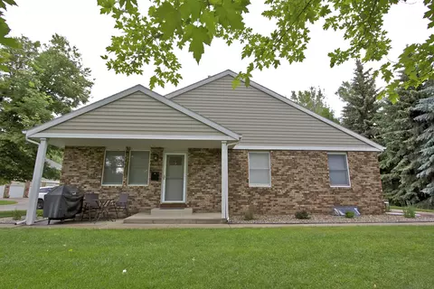 134 Riverside Park Rd, Bismarck, ND 58501 photo 1