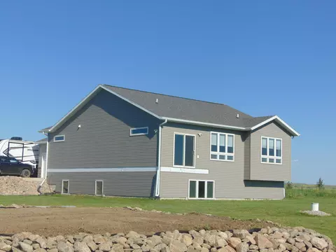 2757 Lyons Rd, Mandan, ND 58554 photo 3