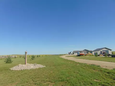 2757 Lyons Rd, Mandan, ND 58554 photo 1