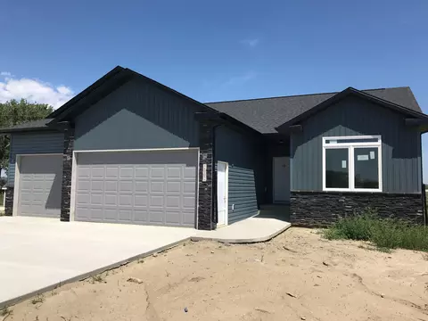 2002 34th Ave SE, Mandan, ND 58554 photo 2