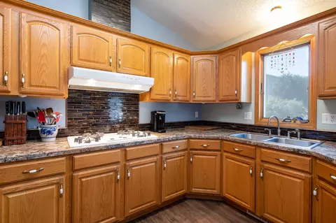 1007 20th St SE, Mandan, ND 58554 photo 6