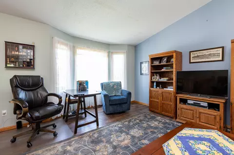1007 20th St SE, Mandan, ND 58554 photo 3