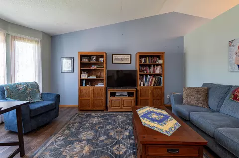 1007 20th St SE, Mandan, ND 58554 photo 4