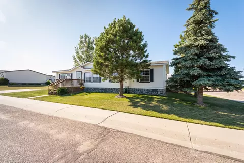 3810 N Valley Loop, Bismarck, ND 58503 photo 2
