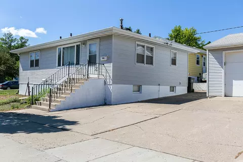 1402 Divide Ave E, Bismarck, ND 58501 photo 1