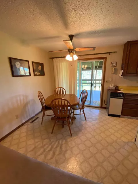 421 County Rd SE, Beulah, ND 58523 photo 2