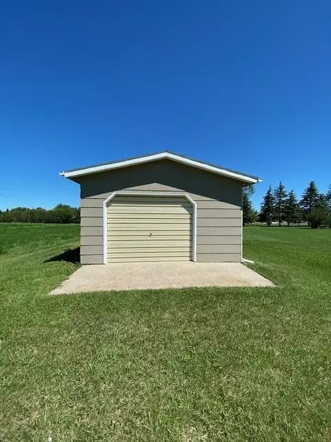 421 County Rd SE, Beulah, ND 58523 photo 14