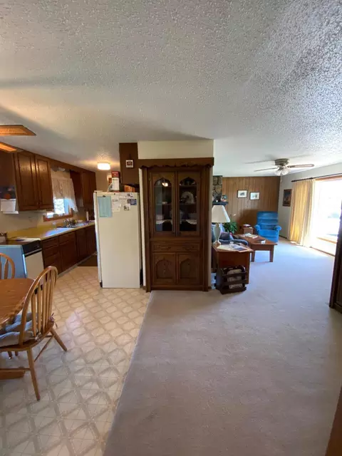421 County Rd SE, Beulah, ND 58523 photo 3