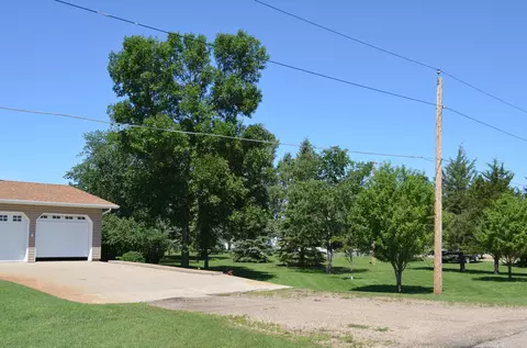 421 County Rd SE, Beulah, ND 58523 photo 20