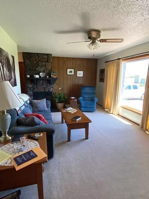 421 County Rd SE, Beulah, ND 58523 photo 4