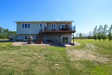 7900 Limestone Ln, Bismarck, ND 58503 photo 29