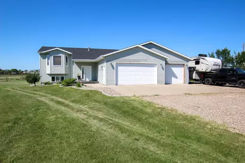 7900 Limestone Ln, Bismarck, ND 58503 photo 1