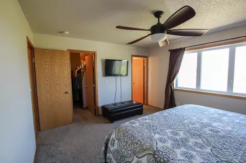 7900 Limestone Ln, Bismarck, ND 58503 photo 11