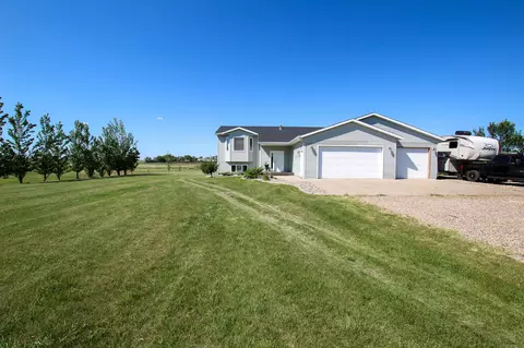7900 Limestone Ln, Bismarck, ND 58503 photo 41