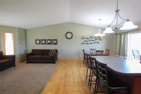 7900 Limestone Ln, Bismarck, ND 58503 photo 5