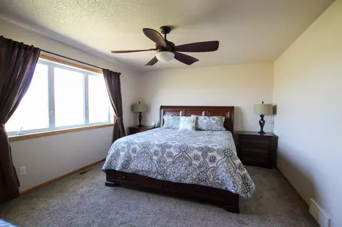7900 Limestone Ln, Bismarck, ND 58503 photo 10