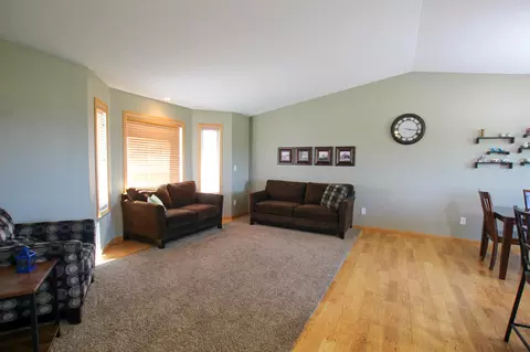 7900 Limestone Ln, Bismarck, ND 58503 photo 4