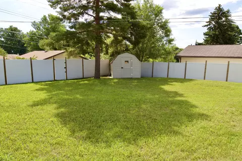 1710 Sunset Dr NW, Mandan, ND 58554 photo 23