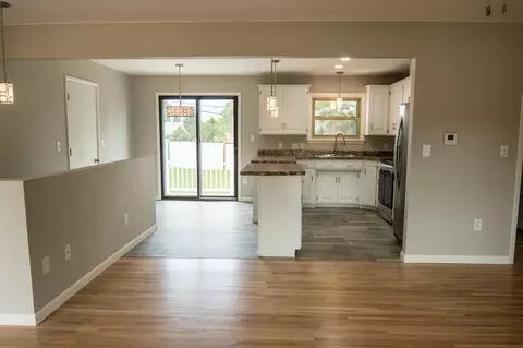 1710 Sunset Dr NW, Mandan, ND 58554 photo 5