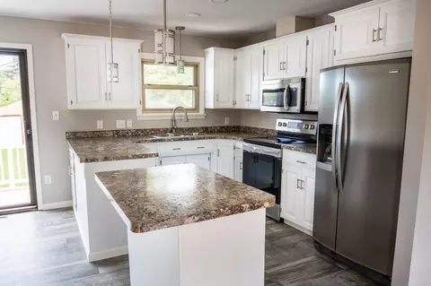 1710 Sunset Dr NW, Mandan, ND 58554 photo 3