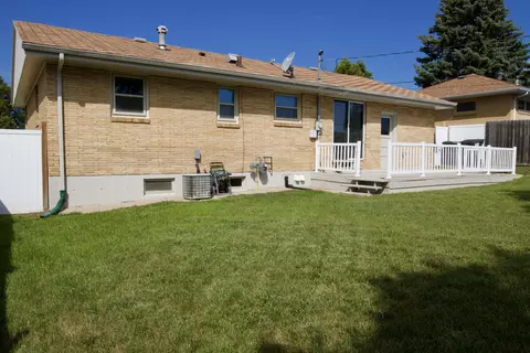1710 Sunset Dr NW, Mandan, ND 58554 photo 21