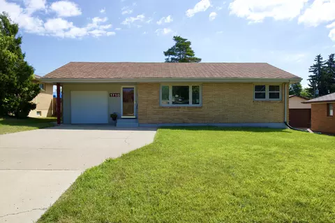 1710 Sunset Dr NW, Mandan, ND 58554 photo 26