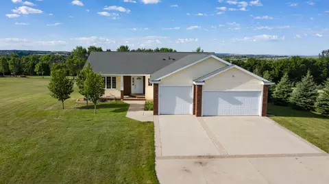 7301 Keepsake Ln, Bismarck, ND 58501 photo 1