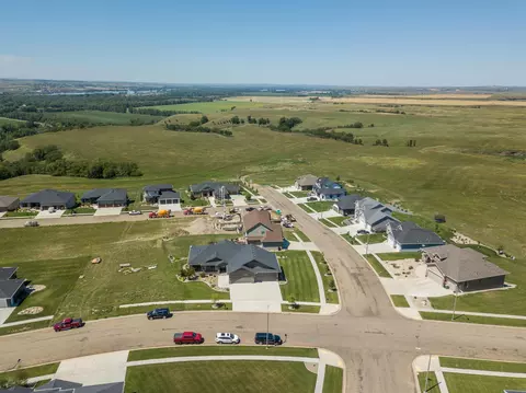 3822 Clairmont, Bismarck, ND 58503 photo 59