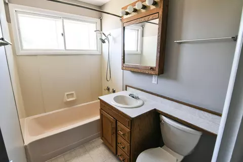 432 E Turnpike Ave, Bismarck, ND 58501 photo 9