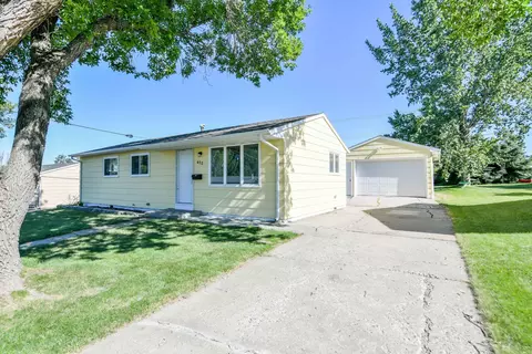 432 E Turnpike Ave, Bismarck, ND 58501 photo 1