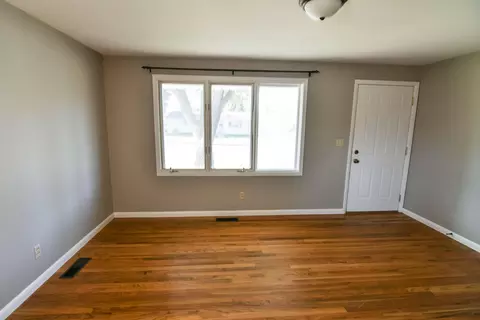 432 E Turnpike Ave, Bismarck, ND 58501 photo 3