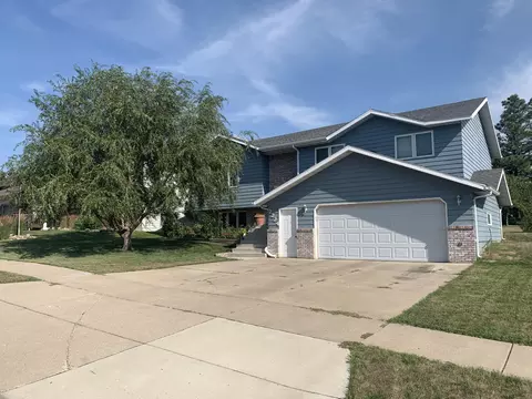 2224 Capitol Ave E, Bismarck, ND 58501 photo 2