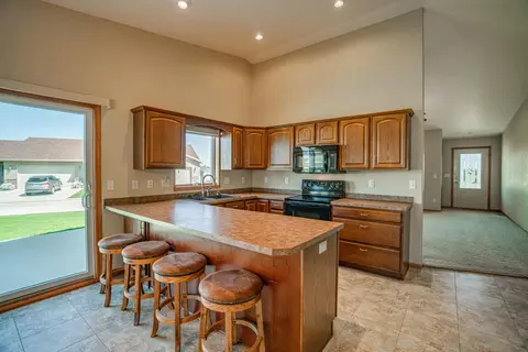 921 Baffin Loop, Bismarck, ND 58503 photo 6