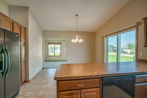 921 Baffin Loop, Bismarck, ND 58503 photo 10