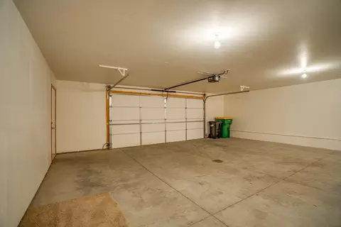 921 Baffin Loop, Bismarck, ND 58503 photo 27