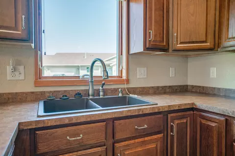 921 Baffin Loop, Bismarck, ND 58503 photo 9