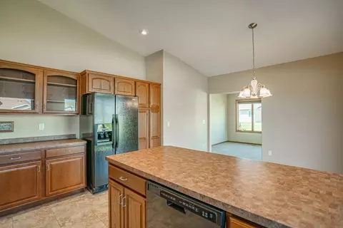 921 Baffin Loop, Bismarck, ND 58503 photo 11
