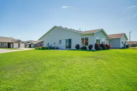 921 Baffin Loop, Bismarck, ND 58503 photo 33