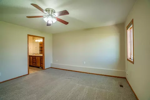 921 Baffin Loop, Bismarck, ND 58503 photo 16
