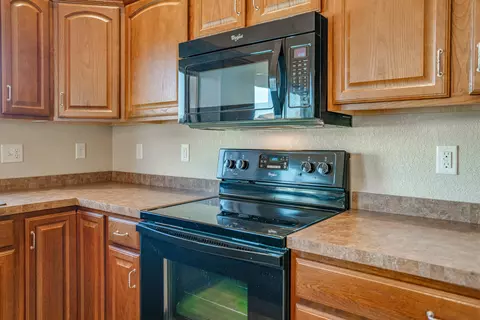 921 Baffin Loop, Bismarck, ND 58503 photo 8