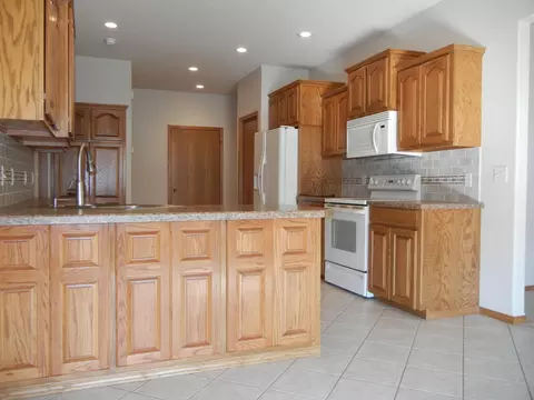 3301 Thunderbird Ln, Bismarck, ND 58503 photo 17