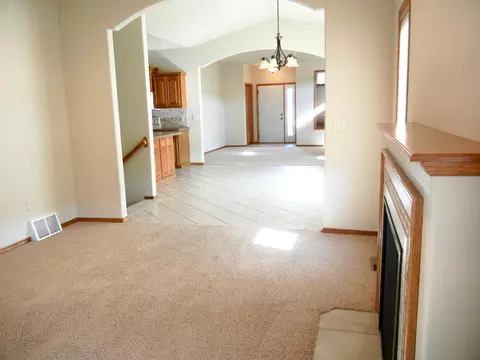 3301 Thunderbird Ln, Bismarck, ND 58503 photo 13