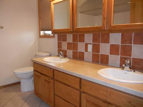 3301 Thunderbird Ln, Bismarck, ND 58503 photo 23