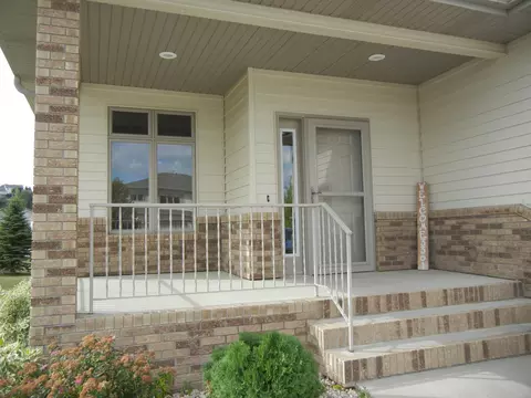 3301 Thunderbird Ln, Bismarck, ND 58503 photo 2