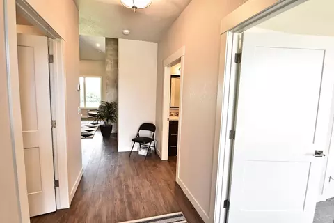 811 Colony Pt, Bismarck, ND 58503 photo 2