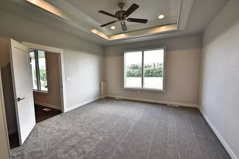 811 Colony Pt, Bismarck, ND 58503 photo 9