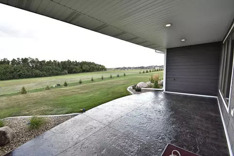 811 Colony Pt, Bismarck, ND 58503 photo 8